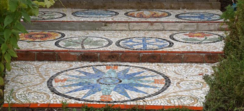 Yinnar Community Garden Steps Mosaic
